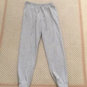 🏳️Brandy Melville tie up sweatpants🏳️